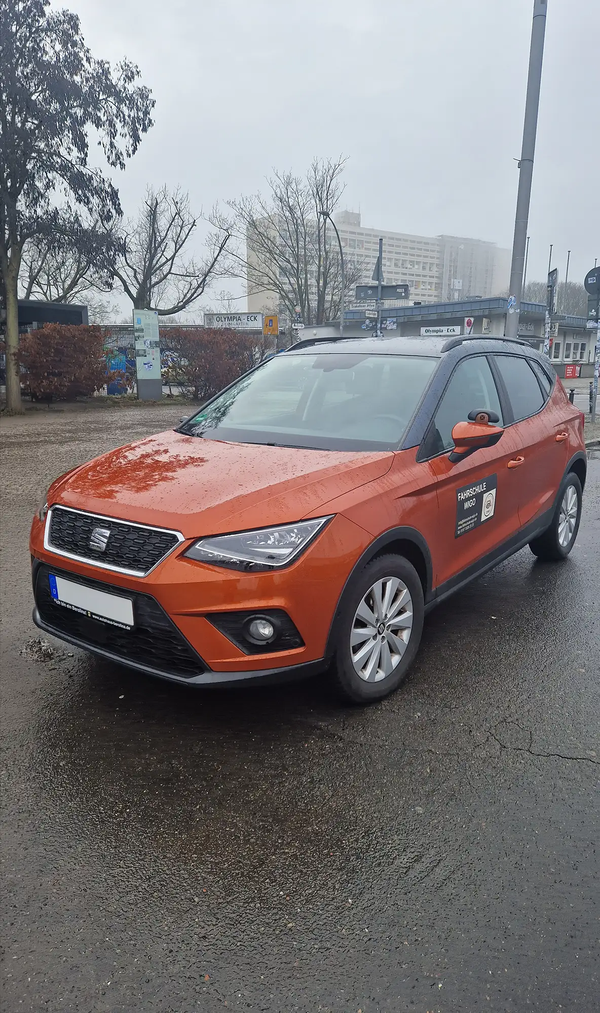 Orangener Seat Arona für Führerschein mit Automatik